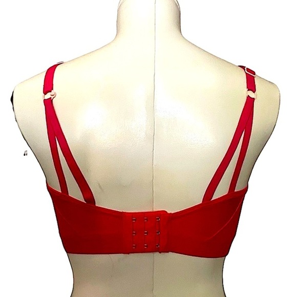 TRIUMPH Triaction Free Motion N 32DD red and magenta sports bra - Picture 2 of 7